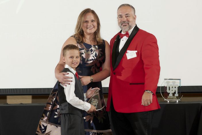 Carol Schmidt wins Distinguished Young Engineering Alumni Award